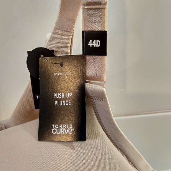 TORRID 44D  XO PUSH-UP PLUNGE BRA - Picture 3 of 7